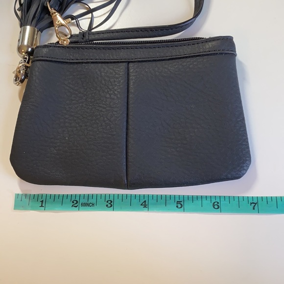 Black Tassel Wristlet - Picture 7 of 9